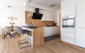 Apartment Klagenfurt Center With Free Parking - Ring41